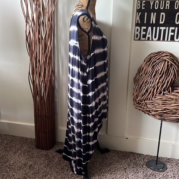 Cato Gray and White Striped Hi Low Sleeveless Tunic - Picture 3 of 7